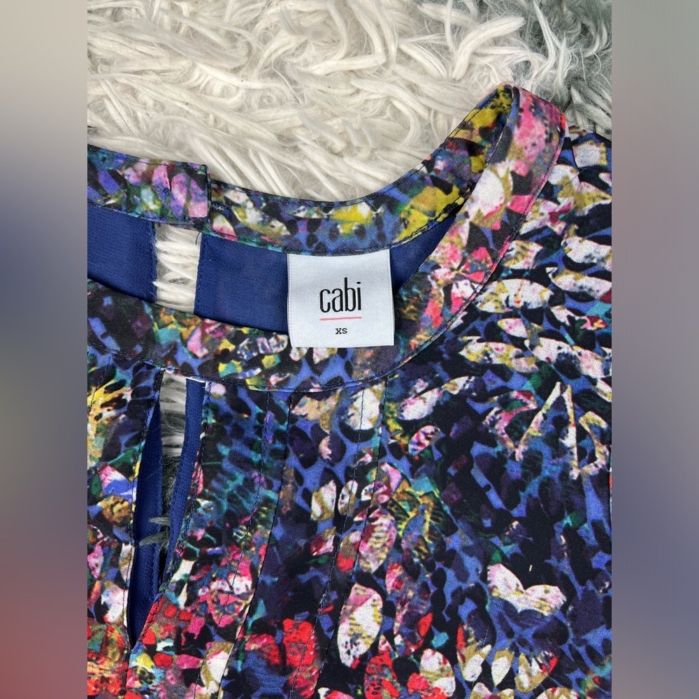 CAbi Women's #3093 Stained Glass Keyhole Sleeveless Blouse Size XS - Picture 6 of 10